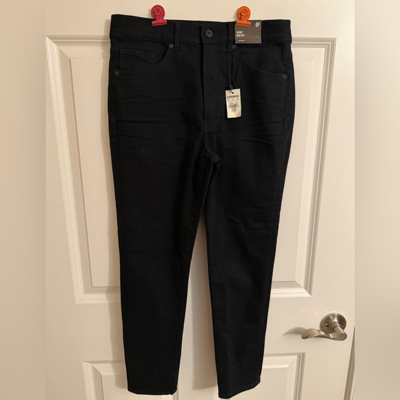 NWT pack of 2 Express Black and dark wash 6P skinny high rise super soft jeans. - Picture 3 of 8